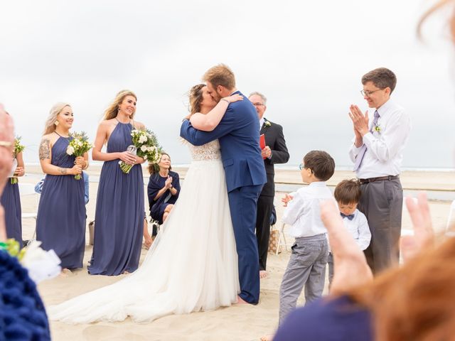 Porter and Emily&apos;s Wedding in Cannon Beach, Oregon 9