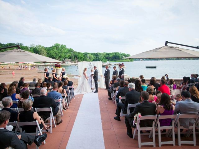Megan and Lance&apos;s wedding in Kansas 13
