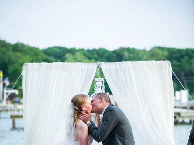 Megan and Lance&apos;s wedding in Kansas 14