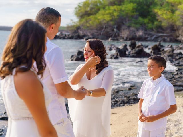 Tiffany and Anthony&apos;s Wedding in Kihei, Hawaii 12