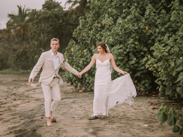 Dalton and Savanah&apos;s Wedding in Puerto Viejo de Sarapiqui, Costa Rica 15