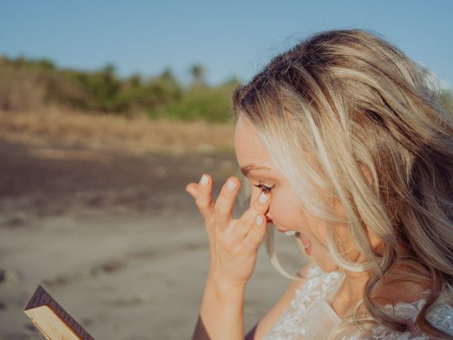 Leigh and Ciara&apos;s Wedding in Playa Junquillal, Costa Rica 15