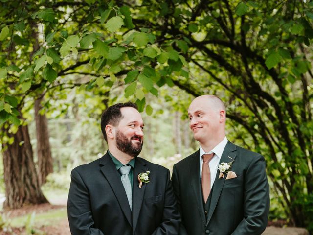 Matthew and Lauren&apos;s Wedding in Portland, Oregon 15