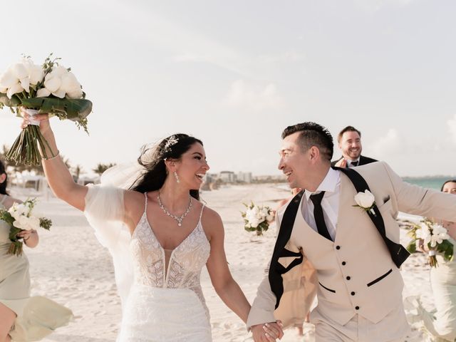 Alfonso and Jessica&apos;s Wedding in Cancun, Mexico 62