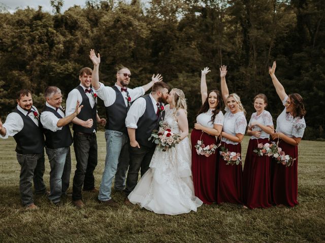 Justin and Jenna&apos;s Wedding in Walton, Kentucky 14
