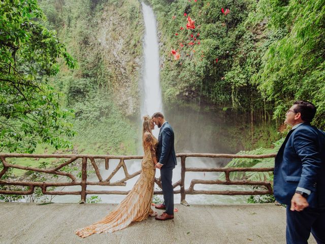 Zach and Lindsey&apos;s Wedding in La Fortuna de San Carlos, Costa Rica 32