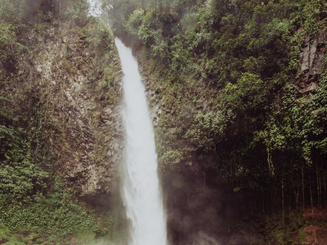 Zach and Lindsey&apos;s Wedding in La Fortuna de San Carlos, Costa Rica 37