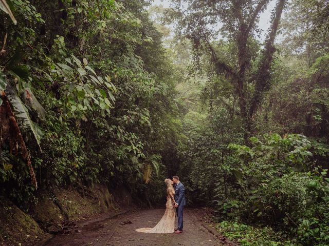 Zach and Lindsey&apos;s Wedding in La Fortuna de San Carlos, Costa Rica 45