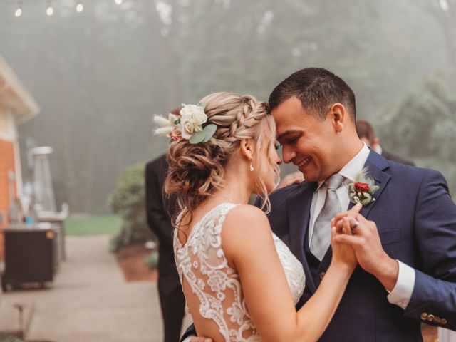 Jake and Lexi&apos;s Wedding in Oregon City, Oregon 3