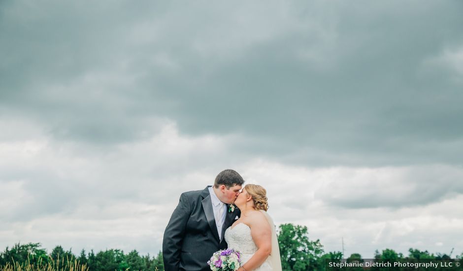 Taryn and Adam's Wedding in Muscatine, Iowa