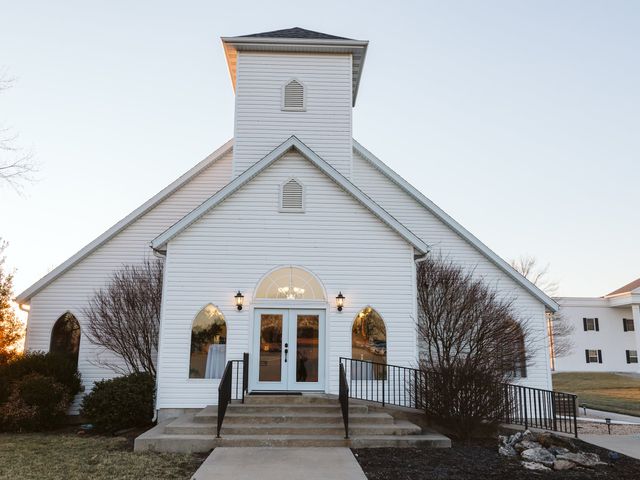 Peyton and Erika&apos;s Wedding in Mount Vernon, Missouri 14