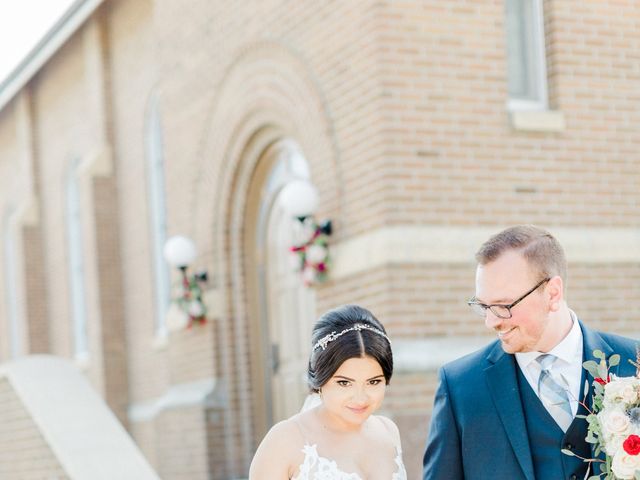 Dulce and Taylor&apos;s Wedding in Sheldon, Iowa 11