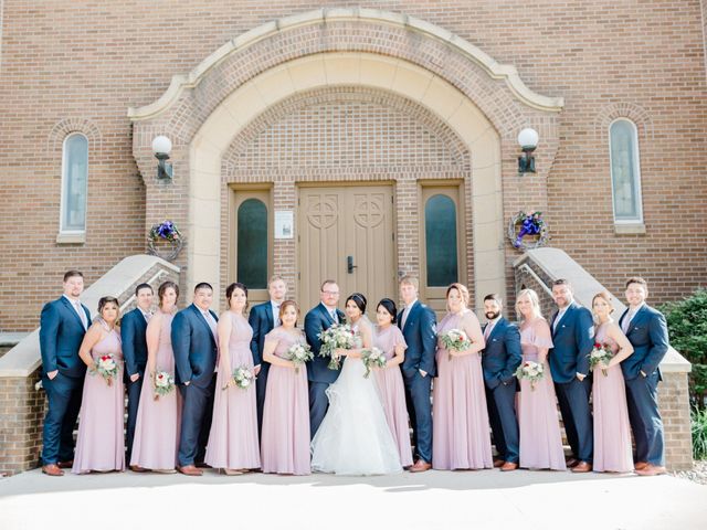 Dulce and Taylor&apos;s Wedding in Sheldon, Iowa 15