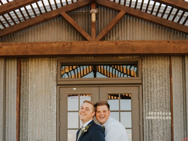 Mark and Taylor&apos;s Wedding in Decatur, Texas 9