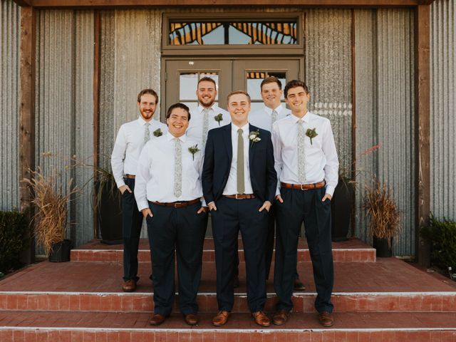 Mark and Taylor&apos;s Wedding in Decatur, Texas 14