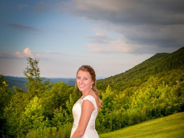 Nikolai and Brittany&apos;s Wedding in Sevierville, Tennessee 7
