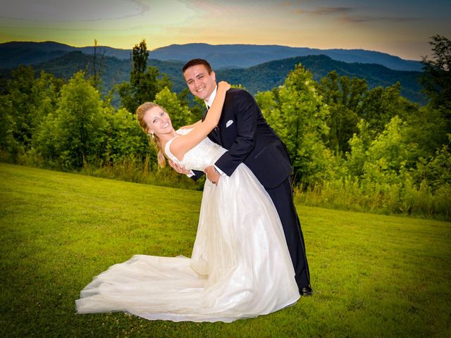 Nikolai and Brittany&apos;s Wedding in Sevierville, Tennessee 15
