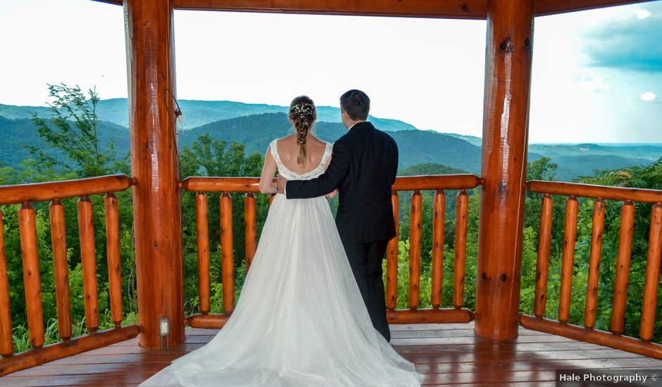 Nikolai and Brittany's Wedding in Sevierville, Tennessee