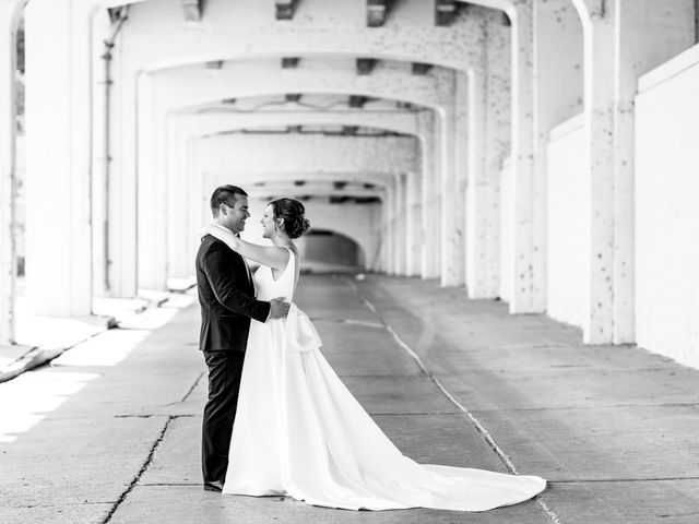 Keith and Alyssa&apos;s Wedding in Cincinnati, Ohio 23