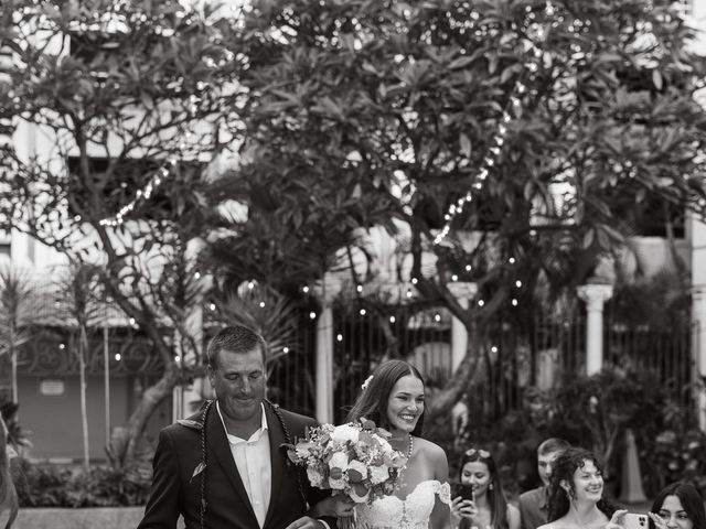 Manny and Tori&apos;s Wedding in Honolulu, Hawaii 8