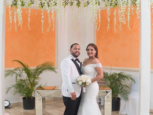 Julio and Vanessa&apos;s Wedding in Santo Domingo, Dominican Republic 34