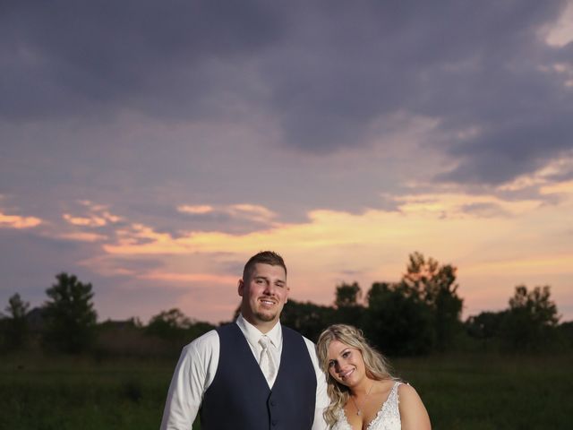 Tanner and Kelsey&apos;s Wedding in Kenosha, Wisconsin 18