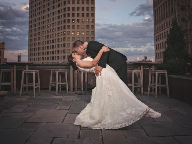 Derrick and Nicole&apos;s Wedding in Milwaukee, Wisconsin 6