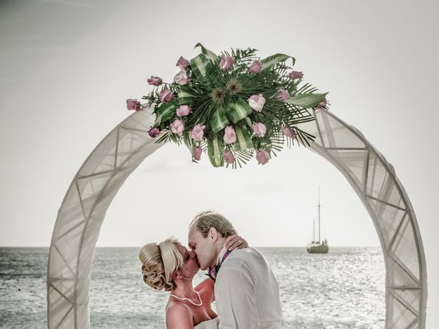 Matti and Charlotte&apos;s Wedding in Oranjestad, Aruba 8