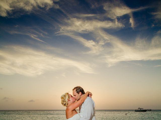Matti and Charlotte&apos;s Wedding in Oranjestad, Aruba 13