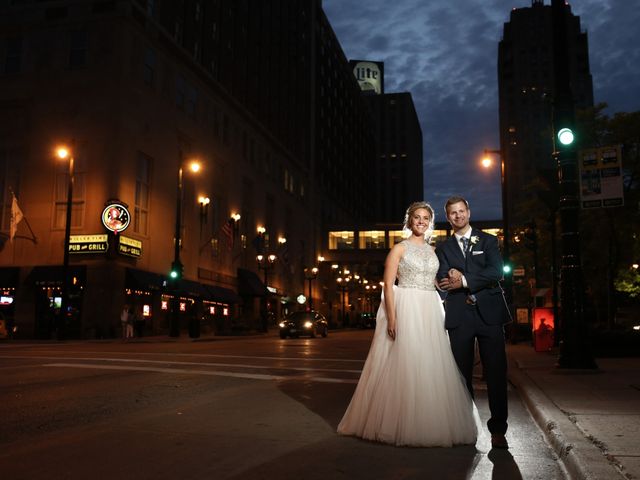 Truman and Lauren&apos;s Wedding in Milwaukee, Wisconsin 3