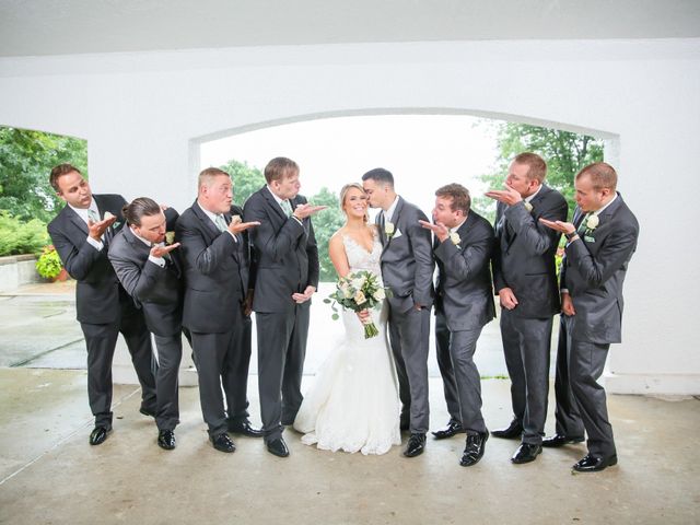 Ken and Kiryn&apos;s Wedding in Milwaukee, Wisconsin 44
