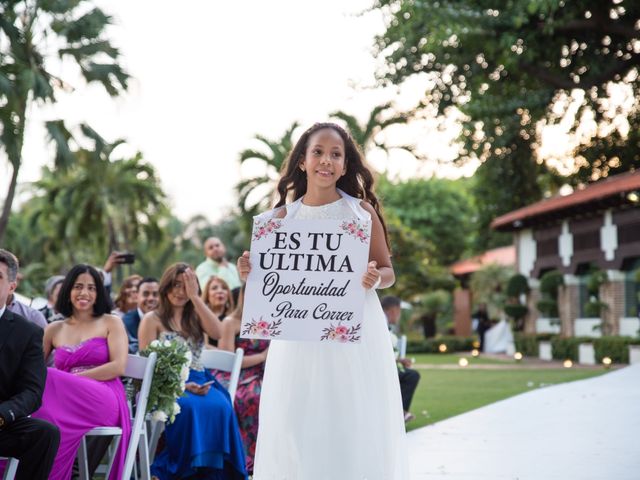 Yamil and Emely&apos;s Wedding in Santo Domingo, Dominican Republic 41