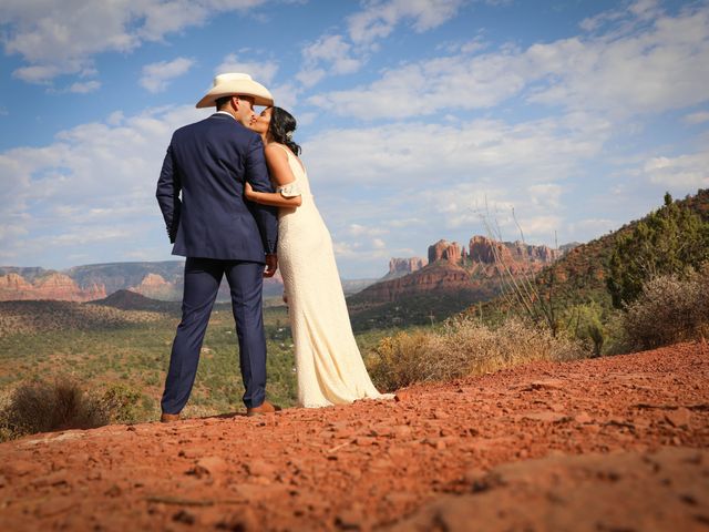 Michael and Genevieve&apos;s Wedding in Sedona, Arizona 12