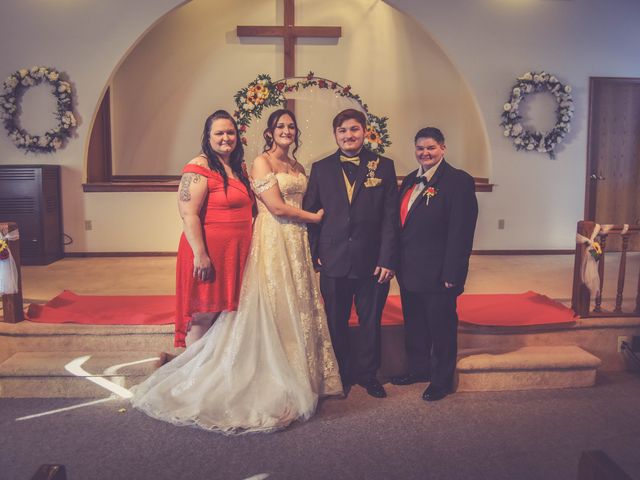 Thomas and Taylor&apos;s Wedding in Sandusky, Michigan 17