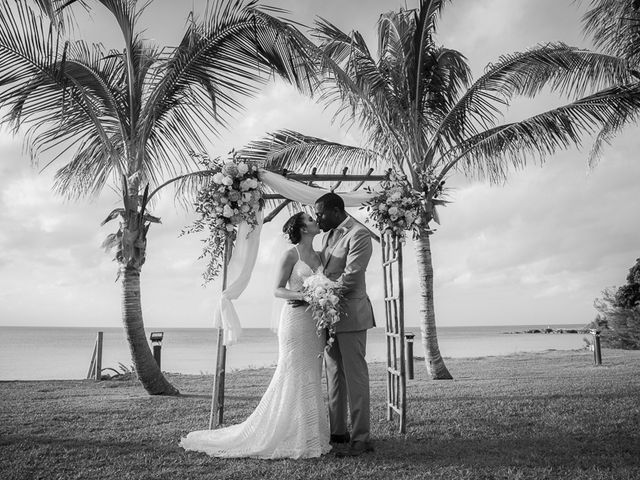 Anthrun and Sarah&apos;s Wedding in Somerset Village, Bermuda 18