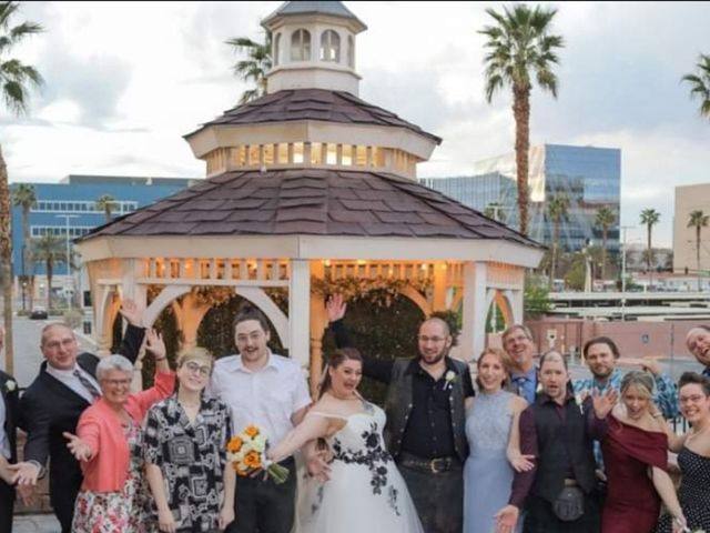 David and Tosha&apos;s Wedding in Las Vegas, Nevada 11
