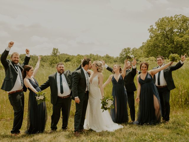 Luke and Chelsea&apos;s Wedding in Novi, Michigan 24