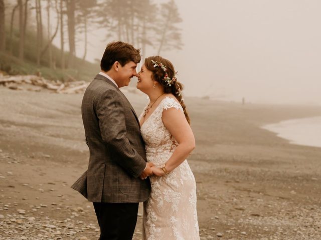 Chris and Brianna&apos;s Wedding in Forks, Washington 10