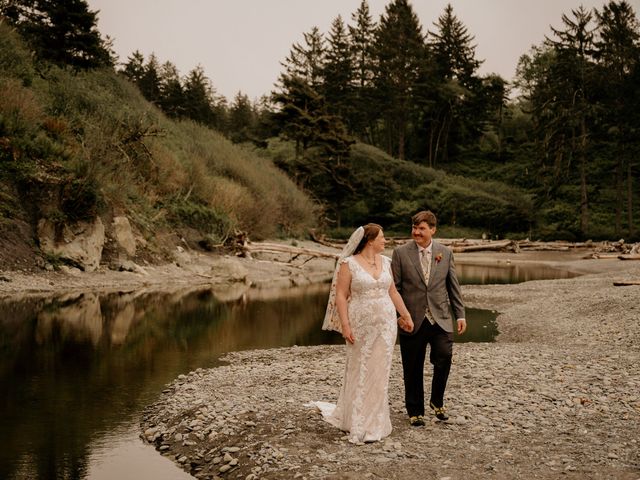 Chris and Brianna&apos;s Wedding in Forks, Washington 12