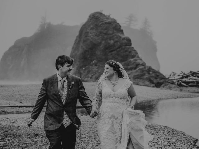 Chris and Brianna&apos;s Wedding in Forks, Washington 17
