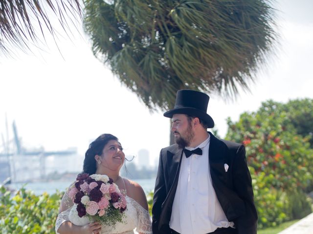 Wilton and Lindsy&apos;s Wedding in Miami Beach, Florida 3