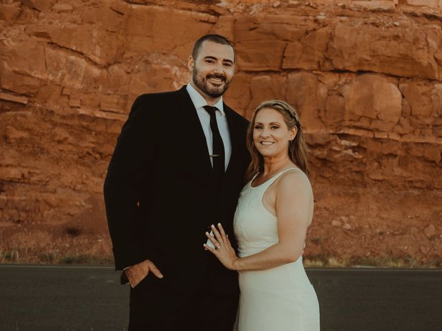 Daniel and Kristy&apos;s Wedding in Lake Powell, Utah 3