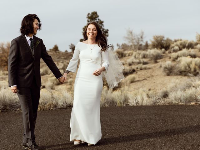 Marley and Hannah&apos;s Wedding in Powell Butte, Oregon 45