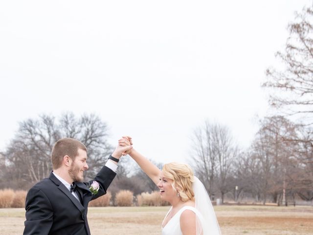 Maura and Brad&apos;s Wedding in Saint Louis, Missouri 9