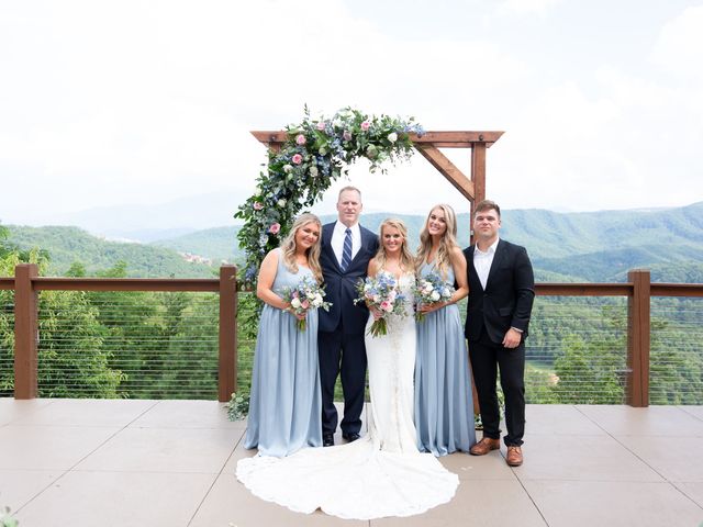 Taylor and Mariah&apos;s Wedding in Pigeon Forge, Tennessee 17