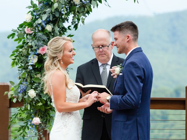 Taylor and Mariah&apos;s Wedding in Pigeon Forge, Tennessee 24