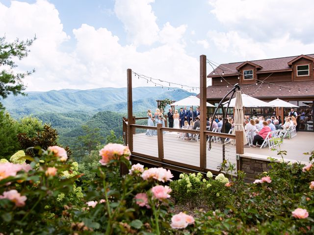 Taylor and Mariah&apos;s Wedding in Pigeon Forge, Tennessee 33