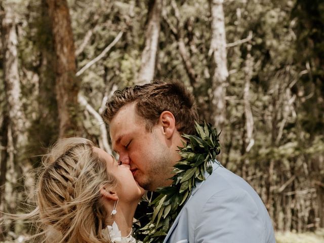 Brady and Taylor&apos;s Wedding in Honolulu, Hawaii 24