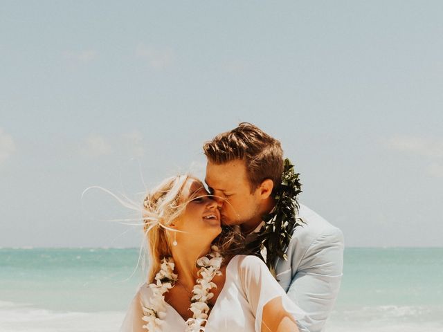 Brady and Taylor&apos;s Wedding in Honolulu, Hawaii 32