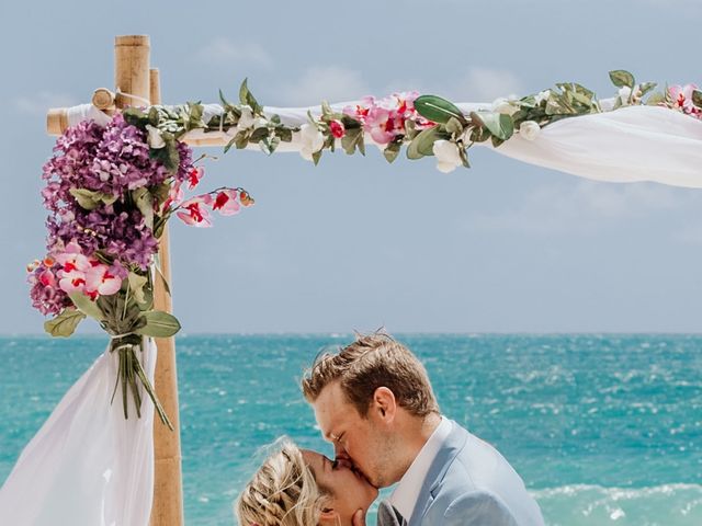 Brady and Taylor&apos;s Wedding in Honolulu, Hawaii 43